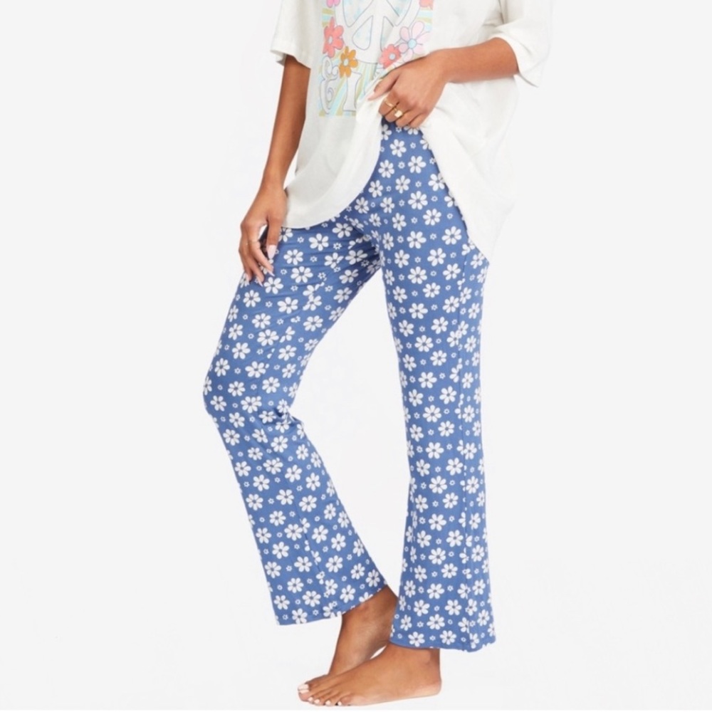 Billabong high waist flare pants w/ blue and white floral pattern